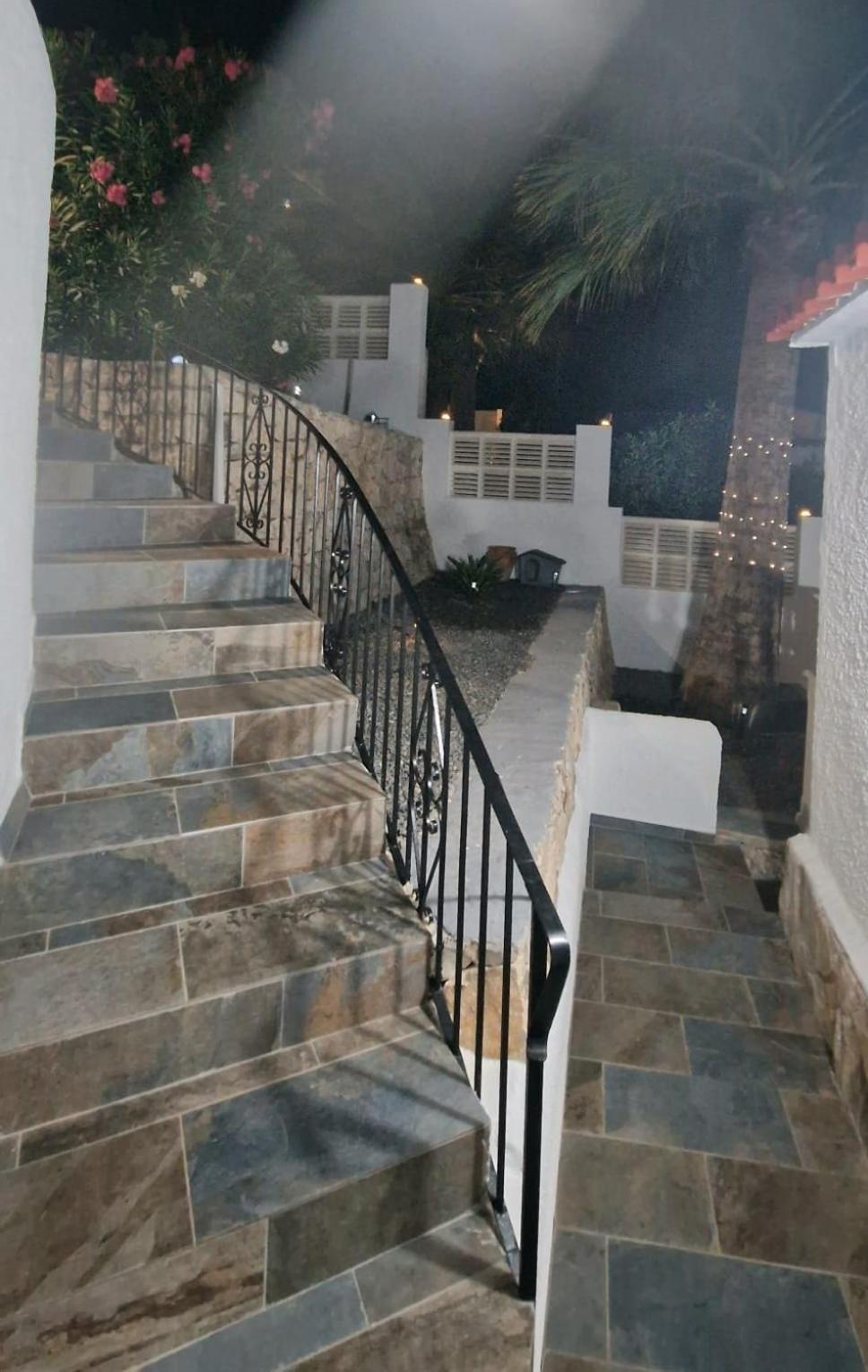 Maryvilla Zohra Calpe Luaran gambar